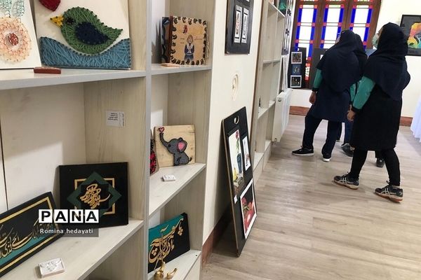 نمایشگاه دستاوردهای دانش‌آموزان هنرستان مبتکران رودهن‌
