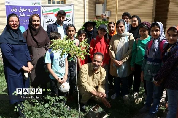 نشست انجمن شاعران نوجوان روشنا