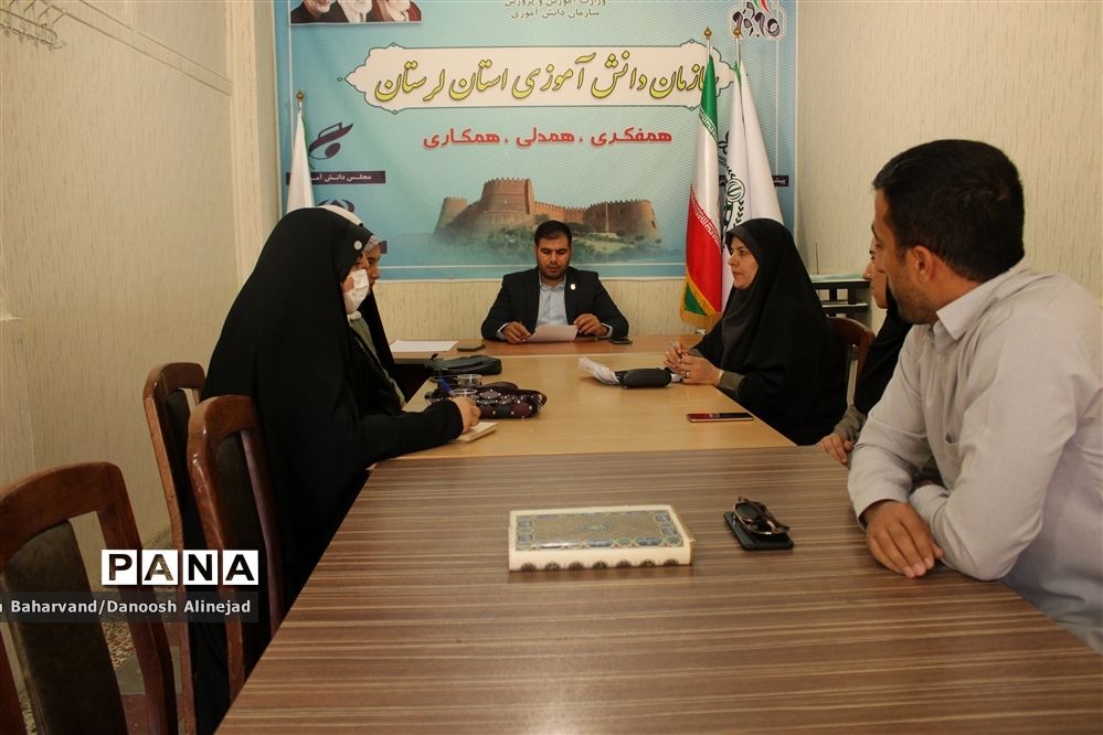 جلسه نشست اعضای مجلس دانش‌آموزی استان لرستان
