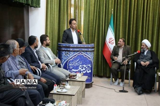 محفل شاعران و ادبدوستان در مصلی نماز جمعه شهرستان قرچک