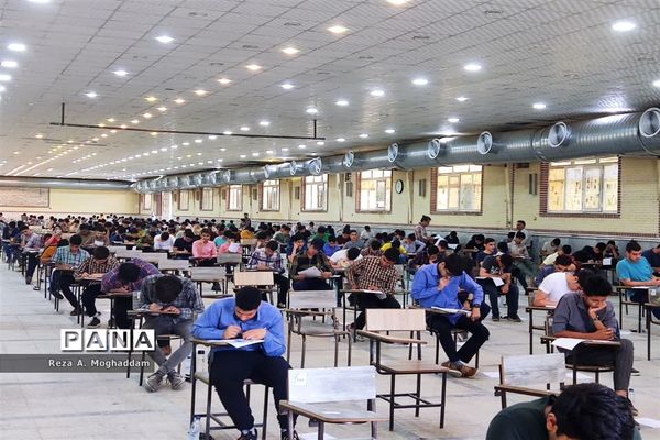 بازدید مسئولان وزارتی از آزمون ورودی مدارس استعدادهای درخشان در قم