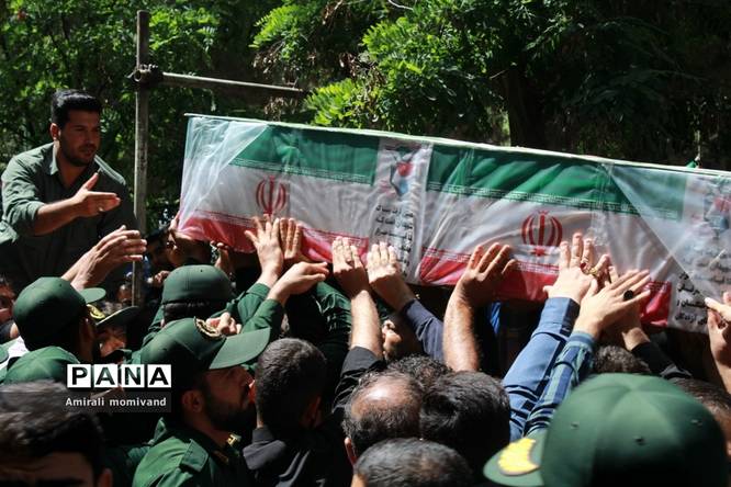 تشییع پیکرشهید مدافع امنیت «مهدی شاهملکی» در کرمانشاه