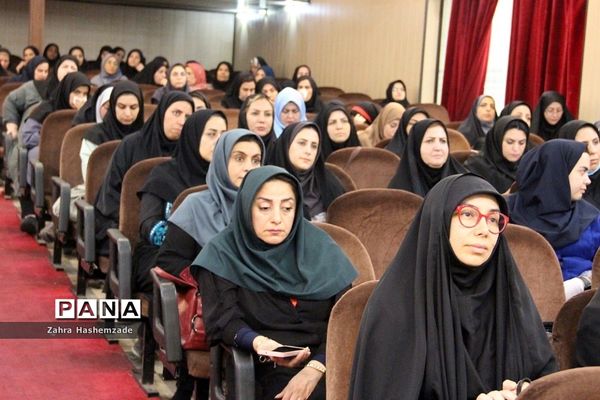 همایش ارتقای اطلاعات و دانش‌ مشاوران مدارس و مراکز مشاوره شهرستان‌های استان تهران