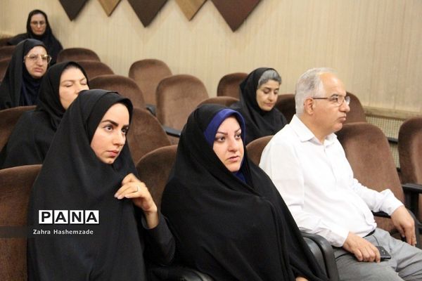 همایش ارتقای اطلاعات و دانش‌ مشاوران مدارس و مراکز مشاوره شهرستان‌های استان تهران