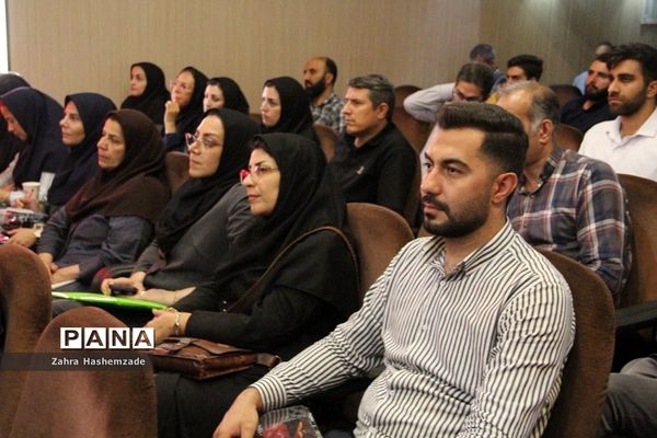 همایش ارتقای اطلاعات و دانش‌ مشاوران مدارس و مراکز مشاوره شهرستان‌های استان تهران