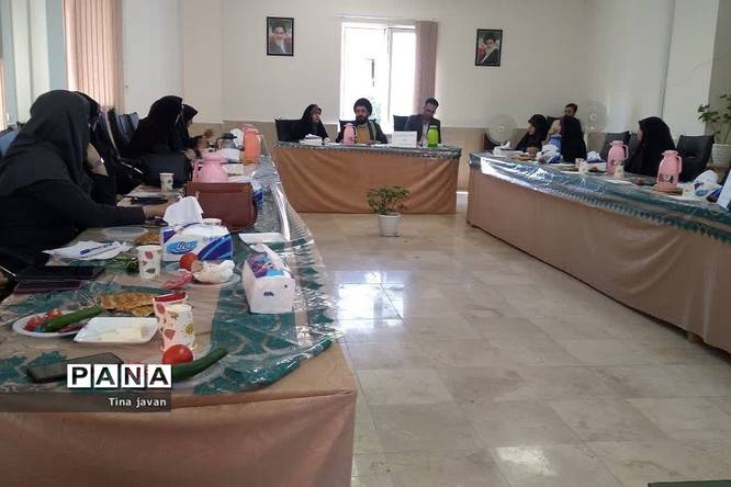 جلسه هماندیشی مسائل تربیتی مدارس دخترانه در آموزش و پرورش رودهن