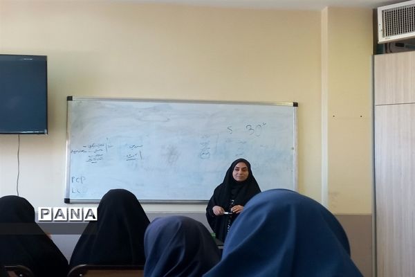 دومین روز دوره آموزش خبرنگاری ویژه دانش‌آموزان عضو خبرگزاری پانا استان اصفهان