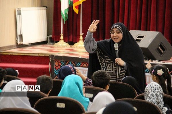 اختتامیه جشنواره کتابخوانی با عنوان کتابخوان کوچک در کانون فرهنگی تربیتی استانی سمیه شهرری