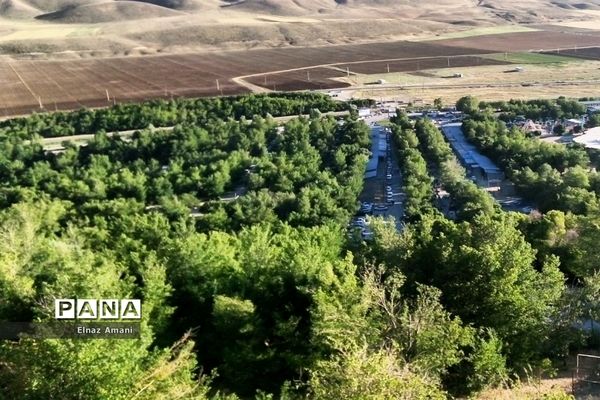 آستان مقدس امام زاده حمزه بن علی در شهرستان بن میزبان گردشگران