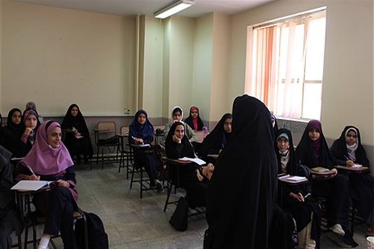 برگزاری دوره خبرنگاری ویژه دانش آموزان در سازمان دانش آموزی استان اصفهان / فیلم 6