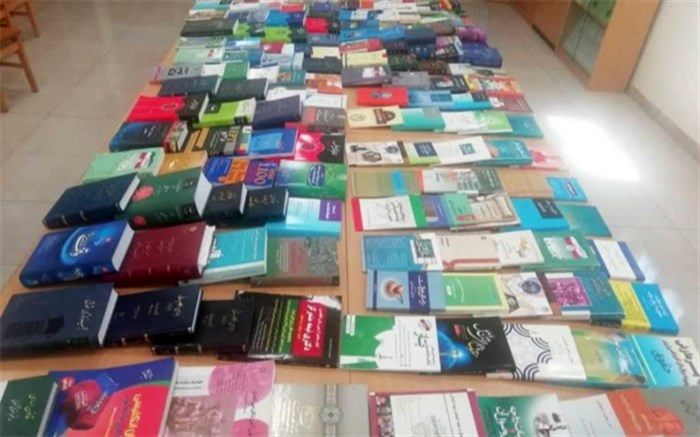 200 جلد کتاب نفیس توسط بانوی خیّر بوشهری به کتابخانه عمومی خلیج فارس بوشهر اهدا شد