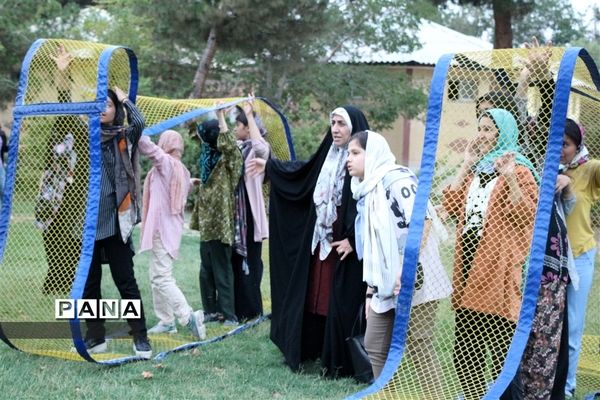 جمع صمیمانه زیارت اولی‌ها در جشنواره بازی اردوگاه ثامن الحجج