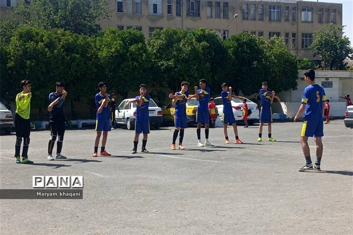 برگزاری مسابقات  فوتسال پسران مدارس سمپاد قطب دو کشور در شیراز