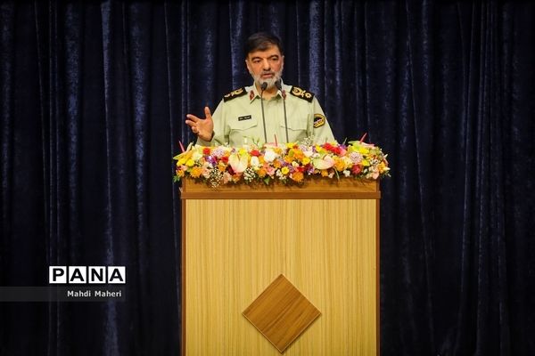 حضور وزیر کشور و فرماندهی نیروی انتظامی در ستاد مبارزه با مواد مخدر
