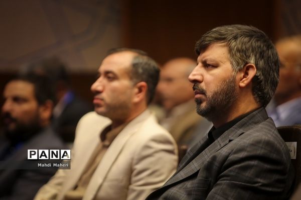 حضور وزیر کشور و فرماندهی نیروی انتظامی در ستاد مبارزه با مواد مخدر