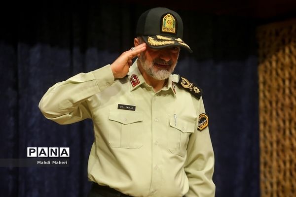 حضور وزیر کشور و فرماندهی نیروی انتظامی در ستاد مبارزه با مواد مخدر