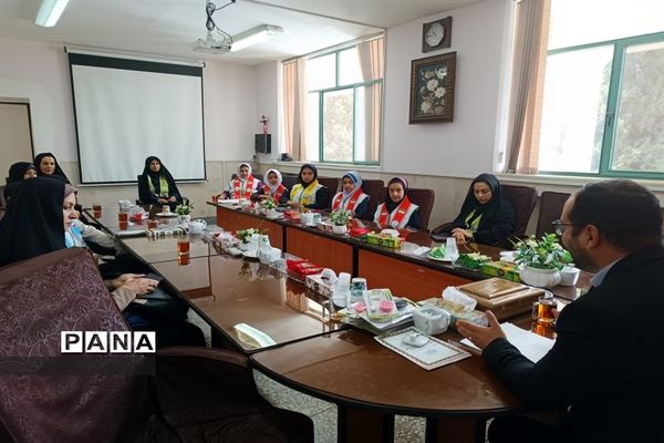 مراسم تجلیل  از دانش‌آموزان فعال سازمان دانش‌آموزی شهرستان پیربکران