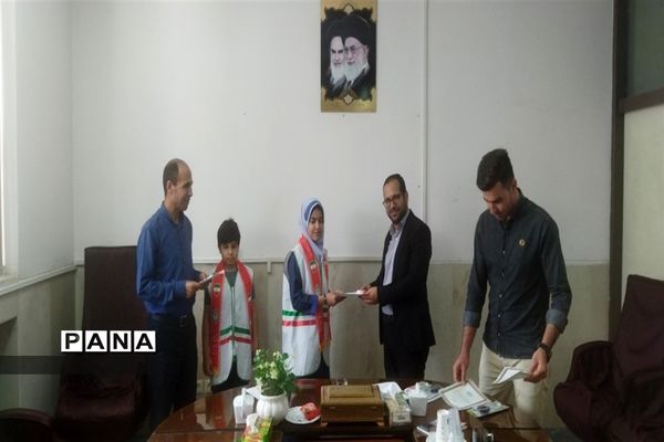 مراسم تجلیل  از دانش‌آموزان فعال سازمان دانش‌آموزی شهرستان پیربکران