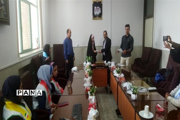 مراسم تجلیل  از دانش‌آموزان فعال سازمان دانش‌آموزی شهرستان پیربکران
