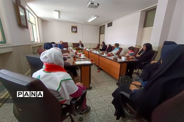 مراسم تجلیل  از دانش‌آموزان فعال سازمان دانش‌آموزی شهرستان پیربکران
