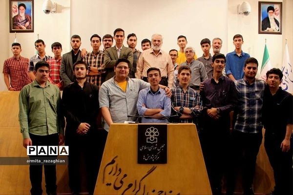 بازدید دانش‌آموزان سمپاد از مرکز پژوهش‌های مجلس شورای اسلامی