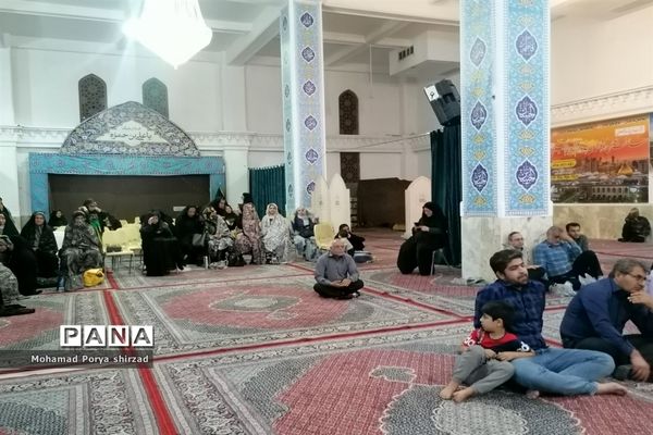 دیدار مردمی مدیرکل آموزش و پرورش فارس در حرم مطهر علی ‌بن حمزه