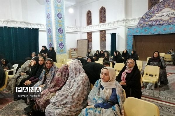 دیدار مردمی مسجد‌محوری مدیرکل آموزش و پرورش فارس با نمازگزاران حرم حضرت علی ‌بن حمزه (ع)