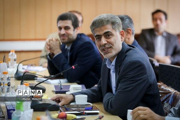 اولین جلسه ستاد بازگشایی مدارس «پروژه مهر» سال تحصیلی 1403-1402