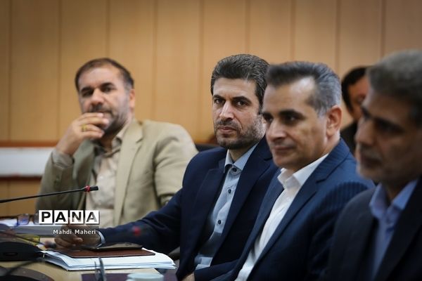 اولین جلسه ستاد بازگشایی مدارس «پروژه مهر» سال تحصیلی 1403-1402