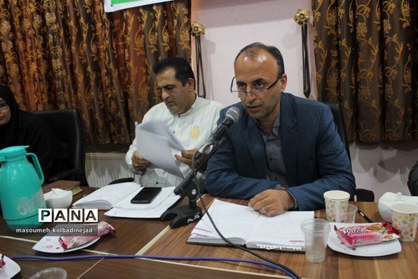 نشست مدیران مدارس در گلوگاه