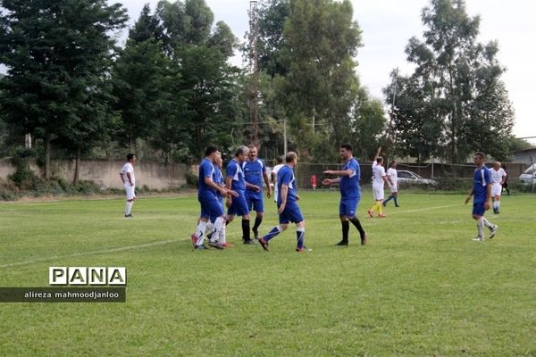 مسابقات فوتبال پیشکسوتان در گلوگاه