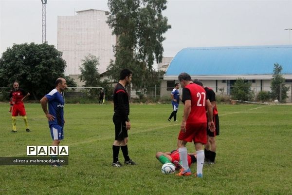 مسابقات فوتبال پیشکسوتان در گلوگاه