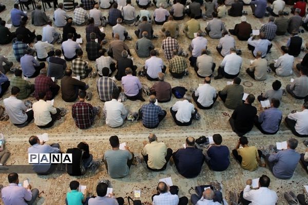 مراسم دعای عرفه در زنجان