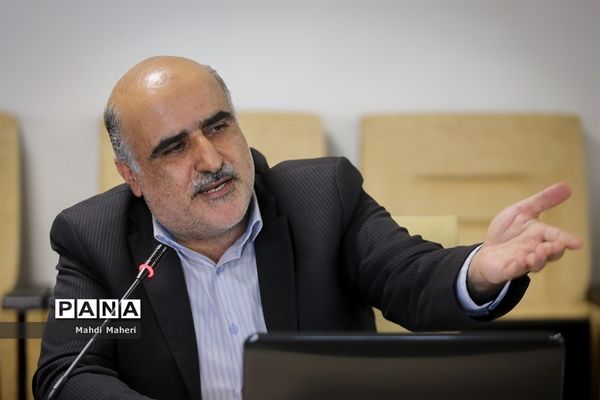 نشست کارگروه تخصصی بررسی قوانین و مقررات مرتبط با آموزش و پرورش و شهرداریها