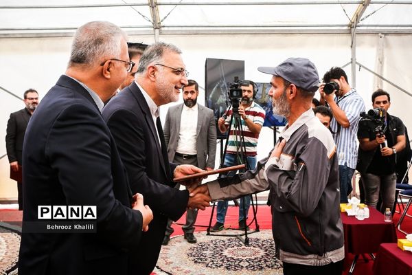 افتتاح کارخانه آسفالت‌ همزمان با شصتمین رویداد امید و افتخار