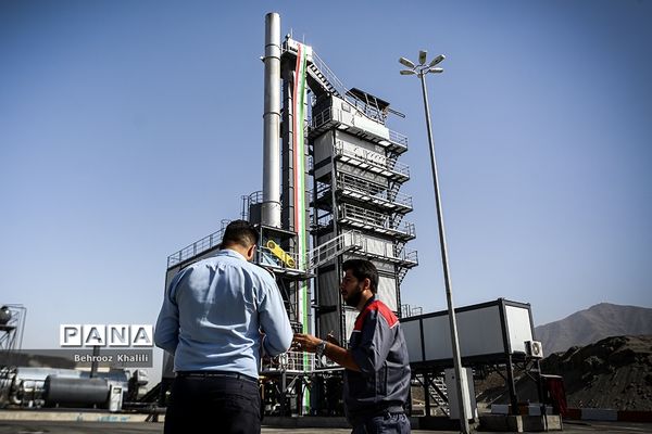 افتتاح کارخانه آسفالت‌ همزمان با شصتمین رویداد امید و افتخار