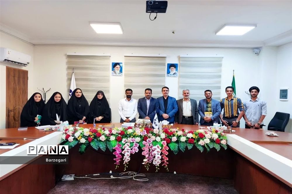 نشست غیرعلنی هیات رئیسه مجلس دانش‌آموزی شهرستان بافق با شهردار و اعضای شورای شهر