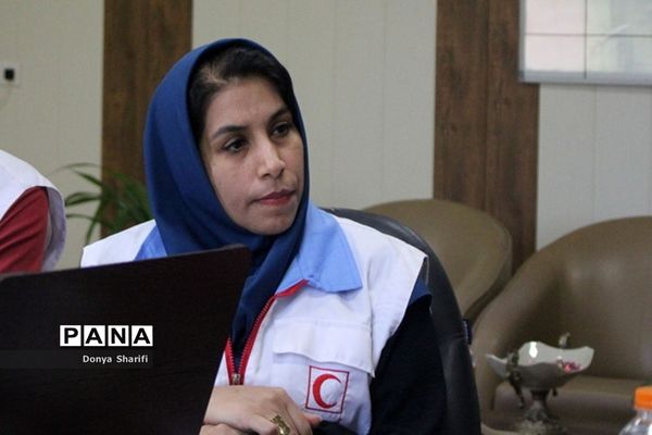 جلسه هماهنگی معاونت پرورشی و فرهنگی اداره‌کل آموزش و پرورش استان بوشهر با هلال احمر‌