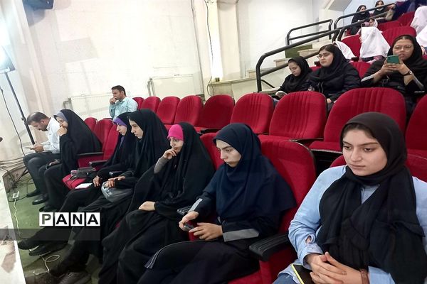مراسم تجلیل از برگزیدگان چهل‌و‌یکمین دوره از مسابقات قرآن، عترت و نماز و فرهنگی هنری