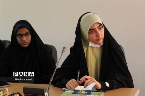 نشست دانش‌آموزان مجلس دانش‌آموزی با مسئولان سازمان دانش‌آموزی شهر تهران