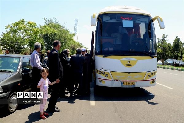 دومین کاروان اردوی زیارتی مشهد مقدس برای دانش‌آموزان و فرهنگیان آذربایجان شرقی