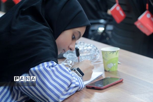 آخرین جلسه آموزش عکاسی مقدماتی ویژه دختران