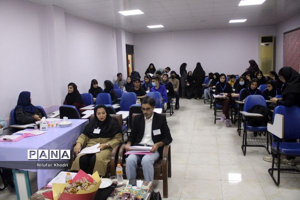 جشنواره نوجوان خوارزمی مرحله استانی محور زبان انگلیسی در بوشهر