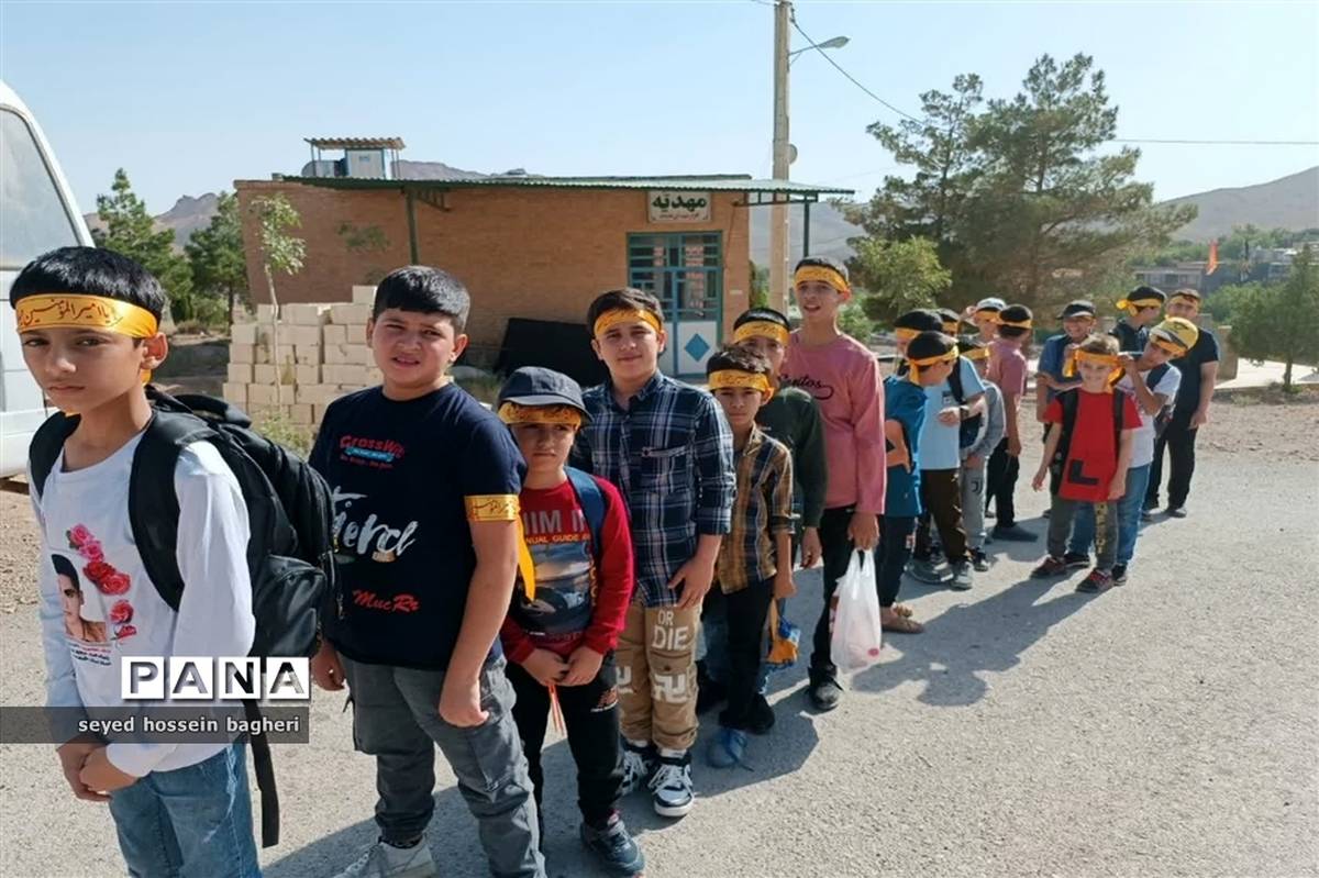 کوهپیمایی دانش‌آموزان اشکذری به یاد ۶۶ کودک شهید سانحه تروریستی هواپیمایی ایرباس سال ۱۳۶۷