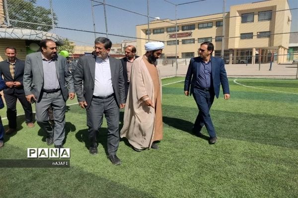 افتتاح دو زمین چمن مصنوعی در آموزش و پرورش شهرستان خمینی‌شهر