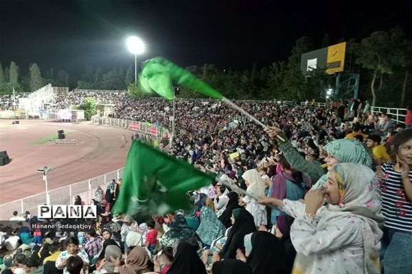 جشن بیعت در ورزشگاه حافظیه شیراز