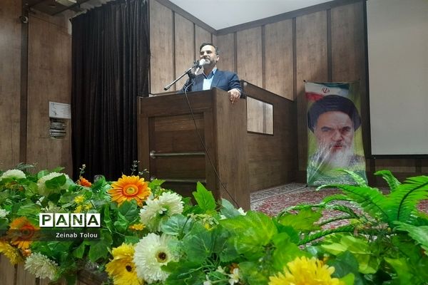 کارگاه توانمندسازی ویژه مدیران مقاطع متوسطه با حضور قضات دادگستری