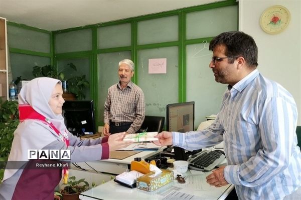 ‌تقدیر از کارمندان  معاونت آموزش متوسطه اداره‌کل امور شاهد و ایثارگران به‌مناسبت عید غدیرخم