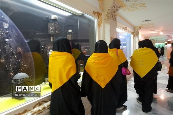 بازدید دانش‌آموزان زیارت اولی از موزه رضوی حرم امام رضا (ع)