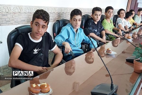 تجلیل از دانش‌آموزان طرح دادرس شهرستان قرچک